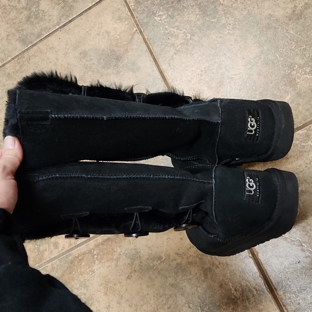 UGG classic tall Bailey button triplet size 7 - Picture 5 of 11